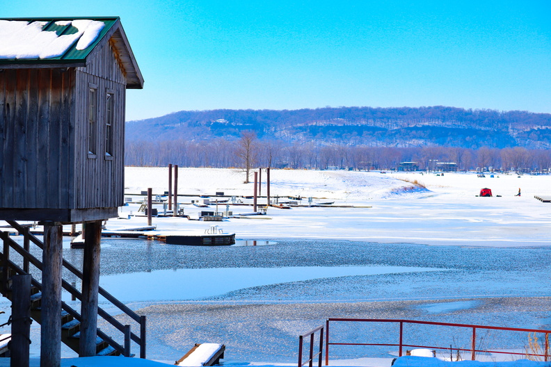 winter winneshiek marina ice fishing river