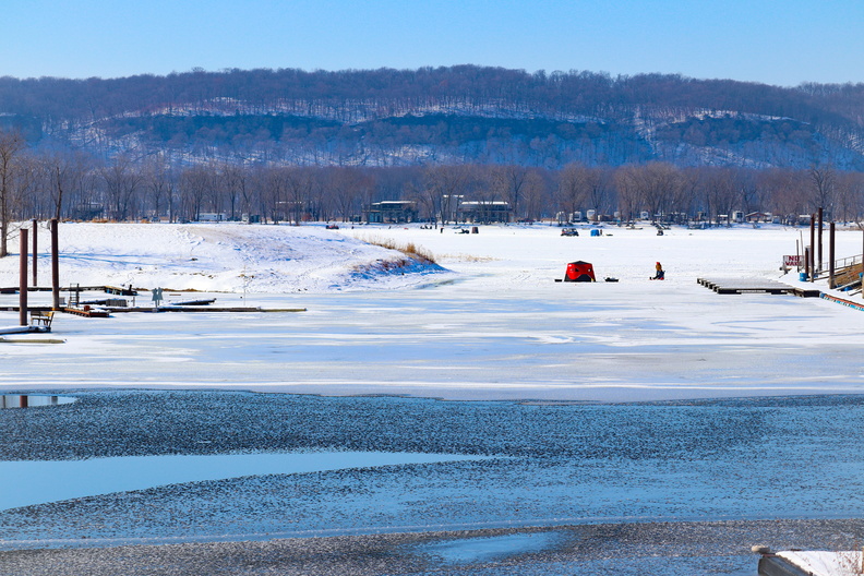 winneshiek marina winter ice fishing river