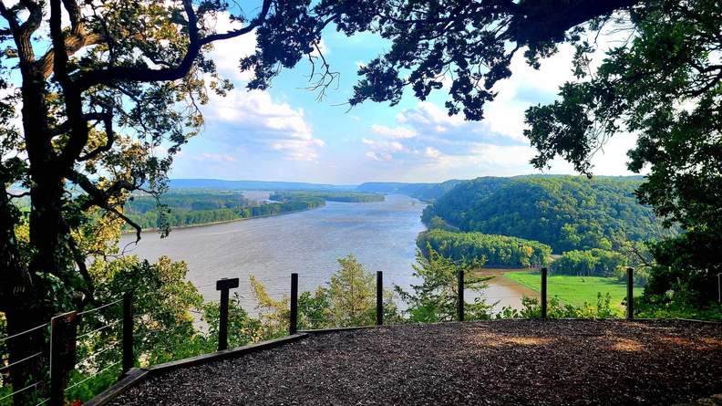 Effigy Mounds summer river mississippi hiking view trail iowa